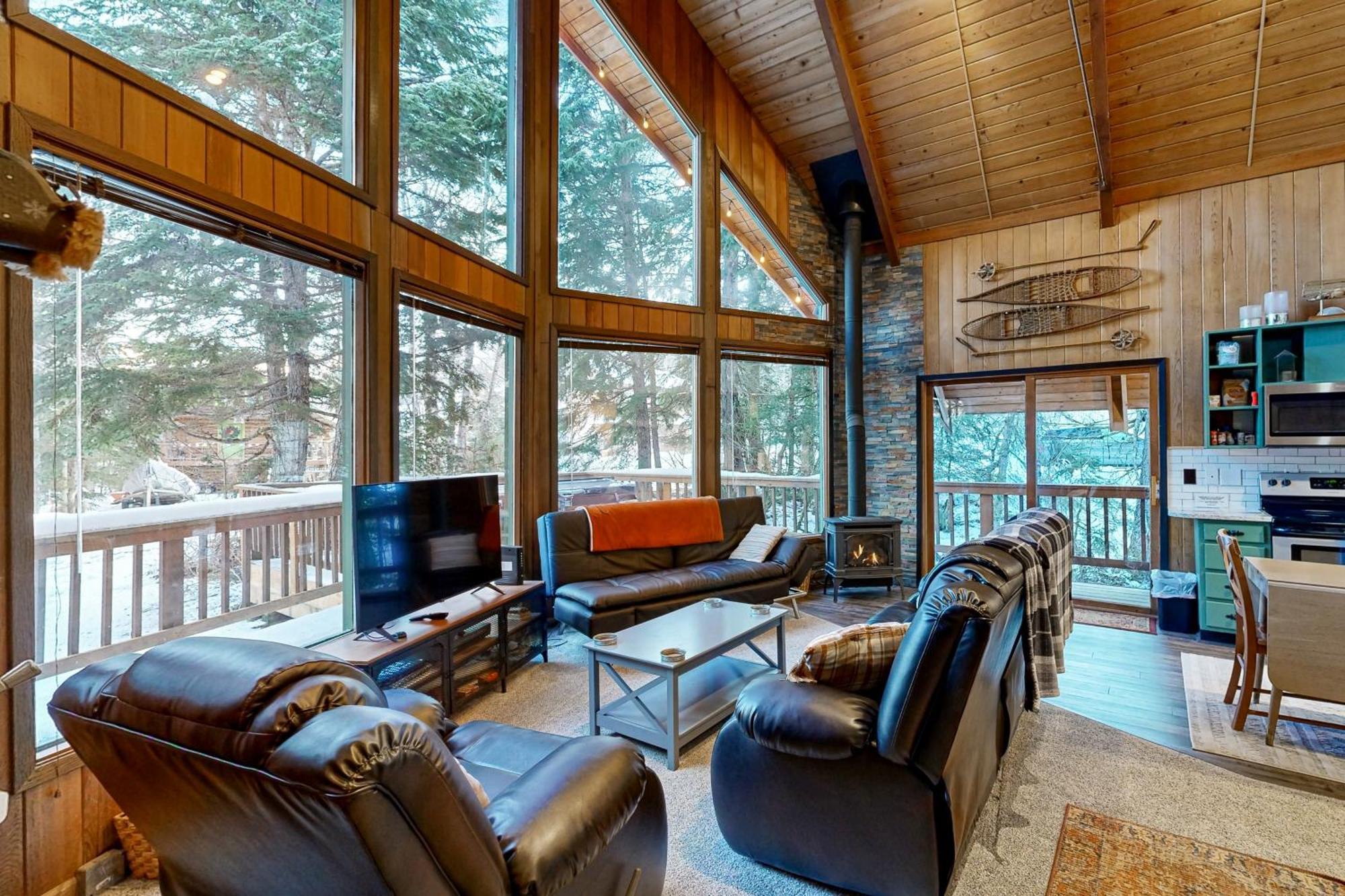 Kelly'S Chalet Girdwood Exterior photo